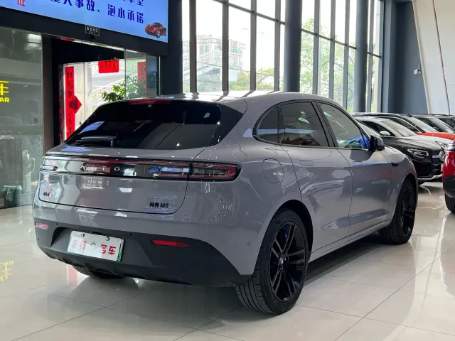 Aito M5 — Фото автомобиля 21
