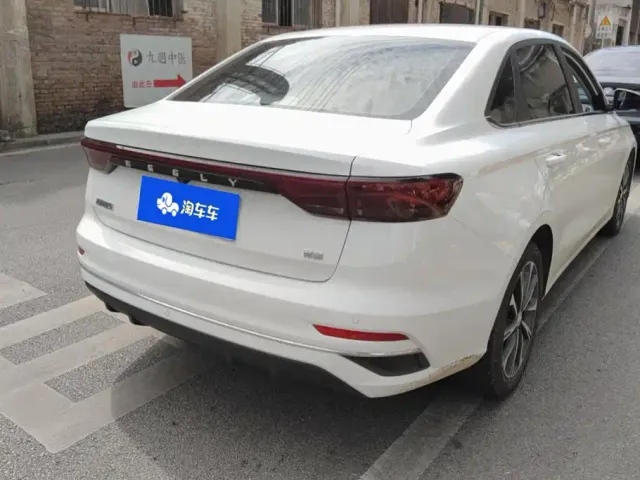Geely Emgrand — Фото автомобиля 3