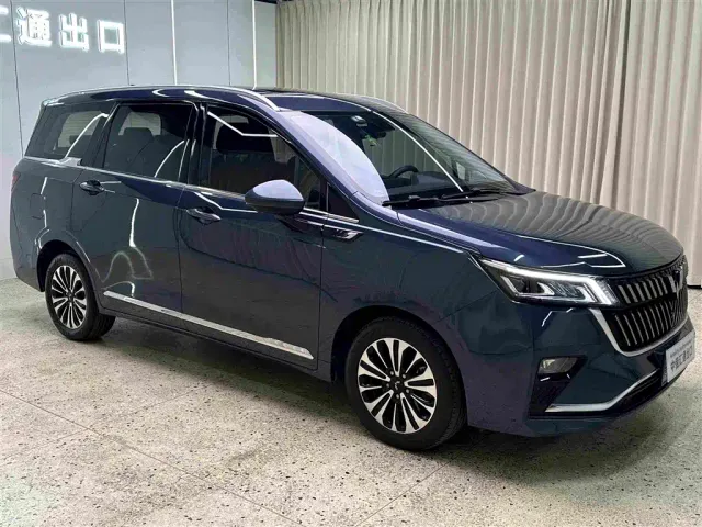 Wuling Jiachen — Фото автомобиля 4