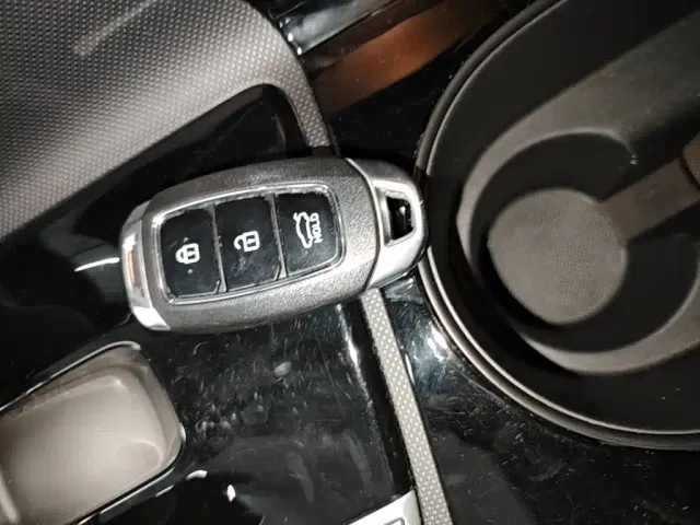 Hyundai Elantra — Фото автомобиля 8