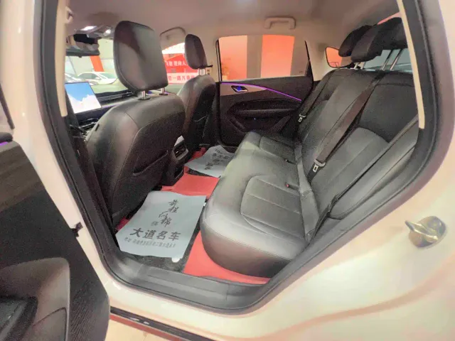 Wuling Starlight — Фото автомобиля 11