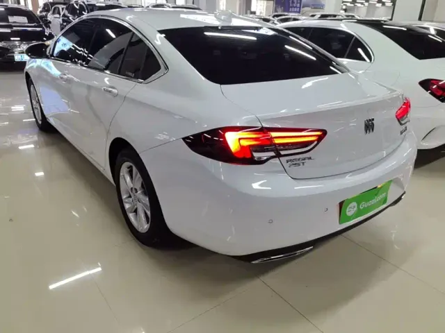 Buick Regal — Фото автомобиля 4