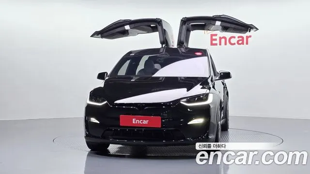 Tesla Model X — Фото автомобиля 3