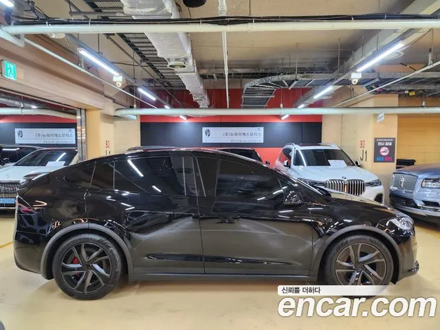 Tesla Model X — Фото автомобиля 3