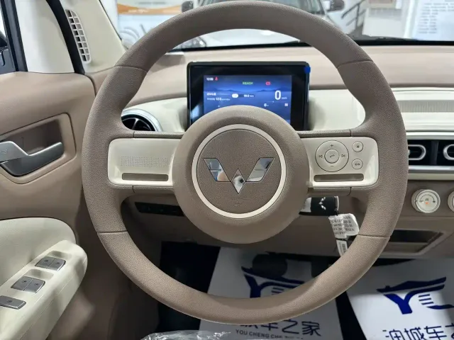 Wuling Hongguang Mini EV — Фото автомобиля 12