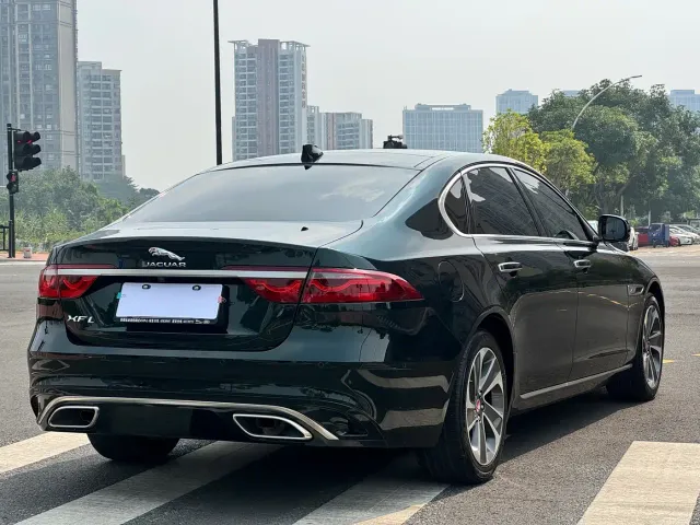 Jaguar XFL — Фото автомобиля 12