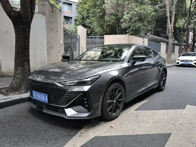 Фотография автомобиля — Changan UNI-V