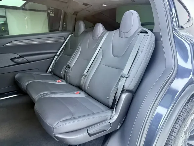 Tesla Model X 2023 Dual Motor All-Wheel Drive Edition — Фото автомобиля 6