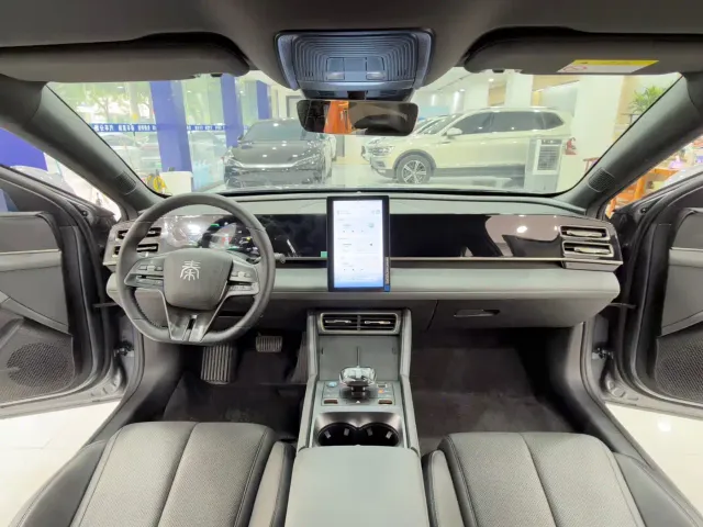 BYD Qin L — Фото автомобиля 5