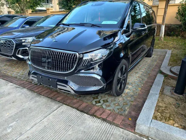 Фотография автомобиля — Mercedes-Benz V-Class