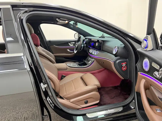 Mercedes-Benz E-Class — Фото автомобиля 25