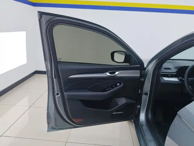 Geely Xingrui — Фото автомобиля 7