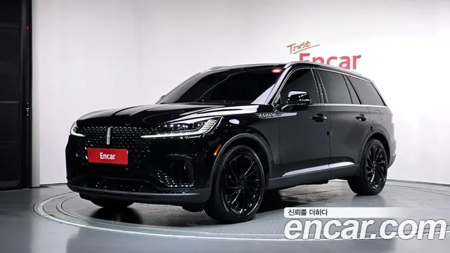 Фотография автомобиля — Lincoln Aviator