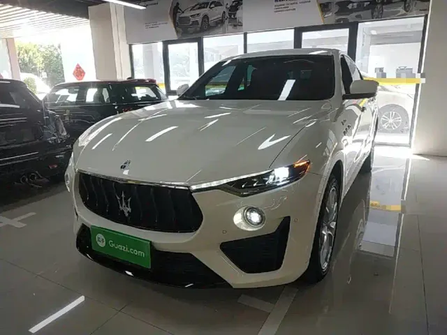 Фотография автомобиля — Maserati Levante