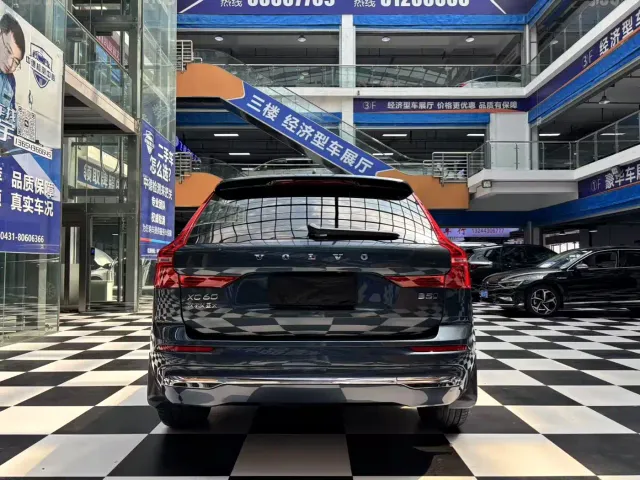 Volvo XC60 — Фото автомобиля 16