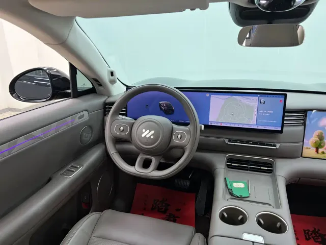 IM Motors LS6 — Фото автомобиля 22
