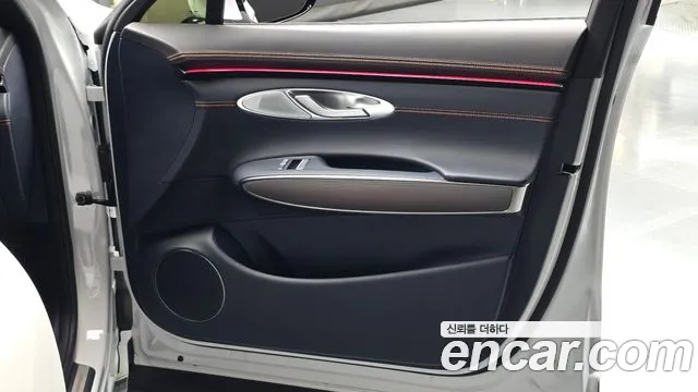 Genesis GV70 — Фото автомобиля 14