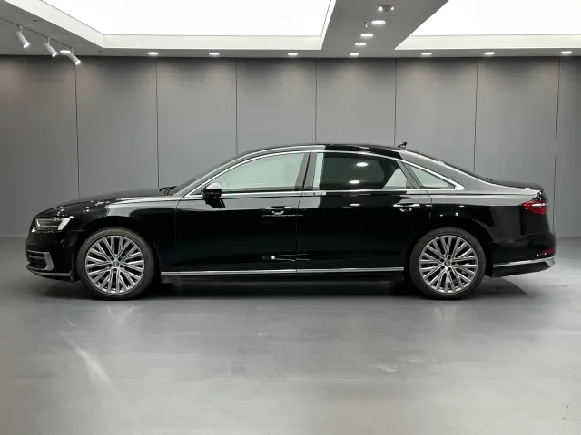 Audi A8 — Фото автомобиля 7