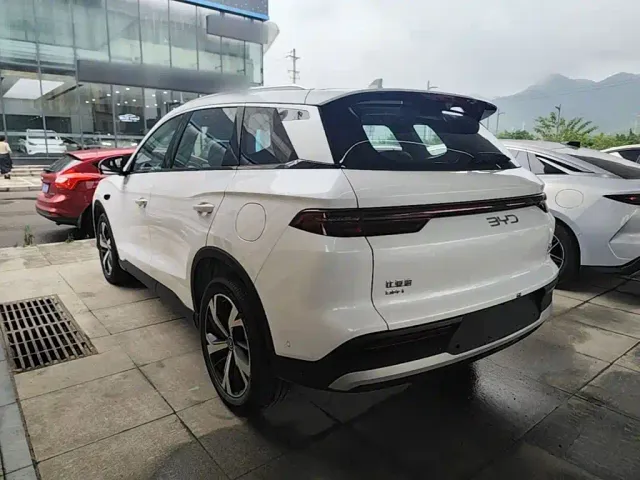 BYD Song Pro — Фото автомобиля 4