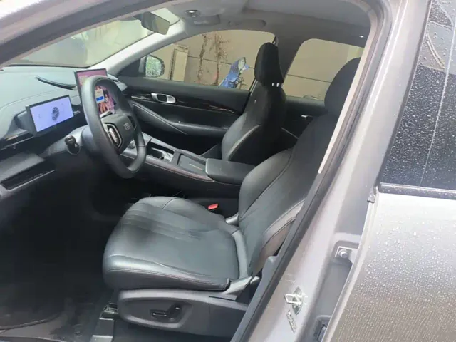 Geely Galaxy E5 — Фото автомобиля 14