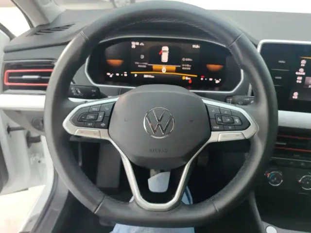 Volkswagen Lavida — Фото автомобиля 15