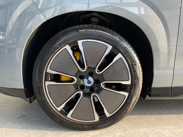 Denza Denza N8L 2025 Standard — Фото автомобиля 7