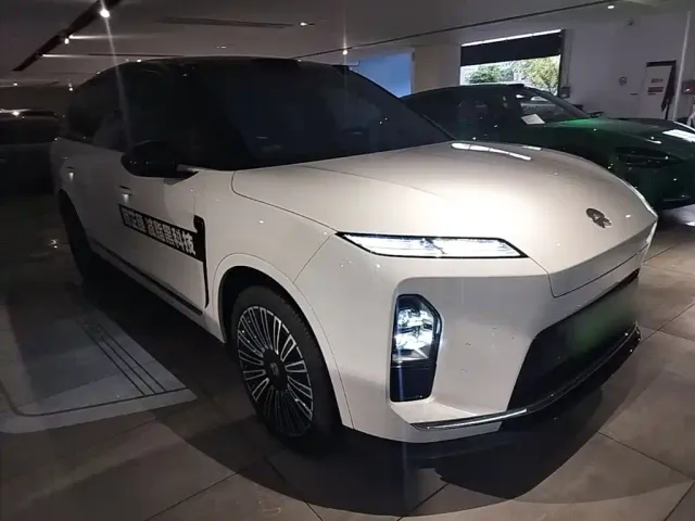 Nio ES8 — Фото автомобиля 3