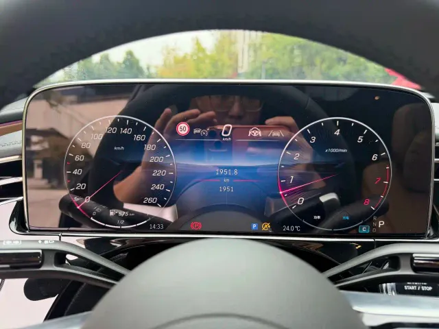 Mercedes-Benz E-Class — Фото автомобиля 8
