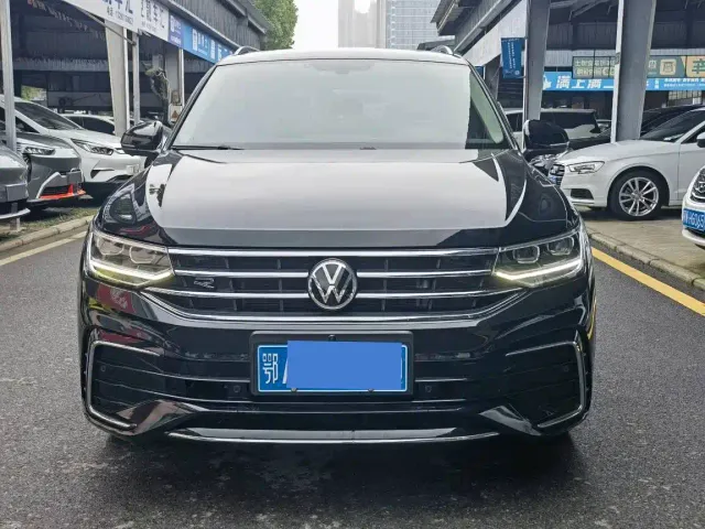 Volkswagen Tiguan L — Фото автомобиля 2