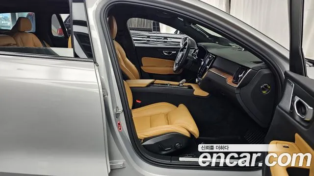 Вольво V60 V60 Cross Country 2 поколение B5 Ultimate AWD — Фото автомобиля 9
