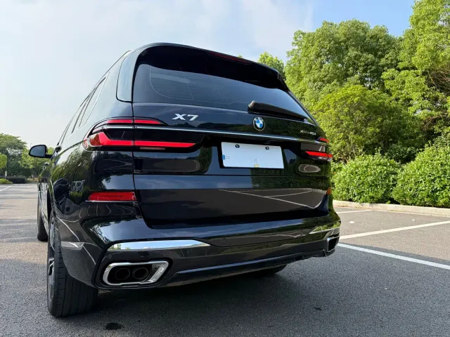BMW X7 — Фото автомобиля 25
