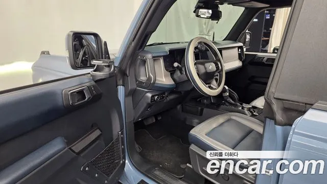 Ford Bronco — Фото автомобиля 10