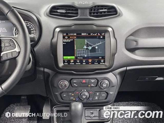 Jeep Renegade — Фото автомобиля 14