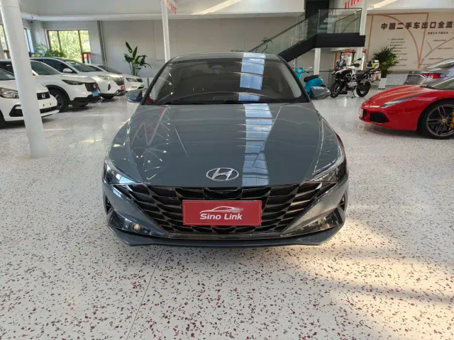 Hyundai Elantra — Фото автомобиля 2