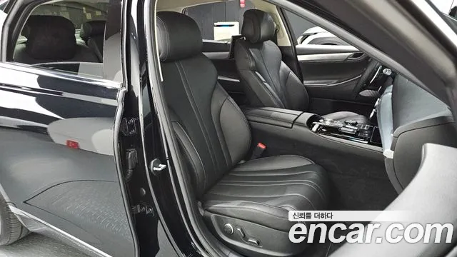 Genesis G80 Electrified G80 (RG3) — Фото автомобиля 23