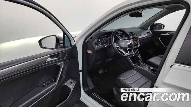 Volkswagen Tiguan — Фото автомобиля 10