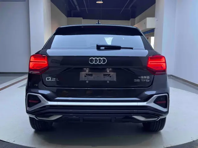 Audi Q2L — Фото автомобиля 5