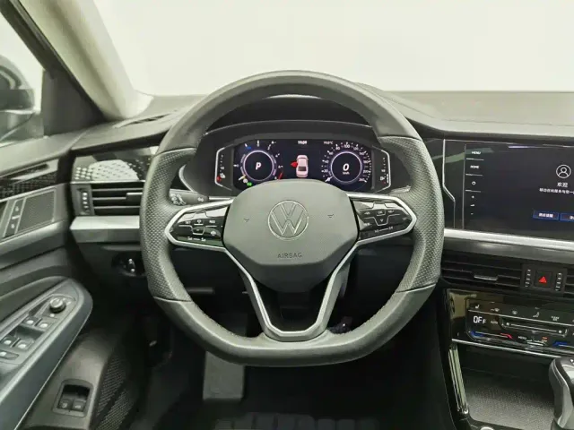 Volkswagen Passat — Фото автомобиля 11