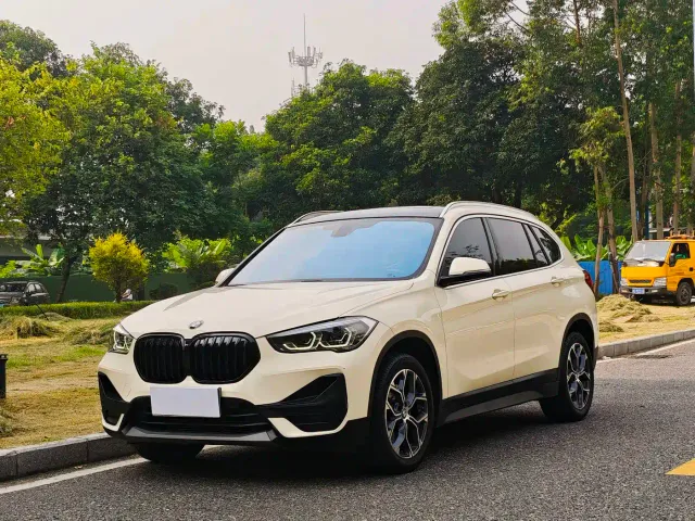 Фотография автомобиля — BMW X1