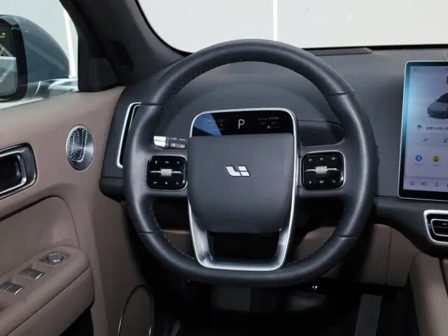 Li Auto L7 — Фото автомобиля 18