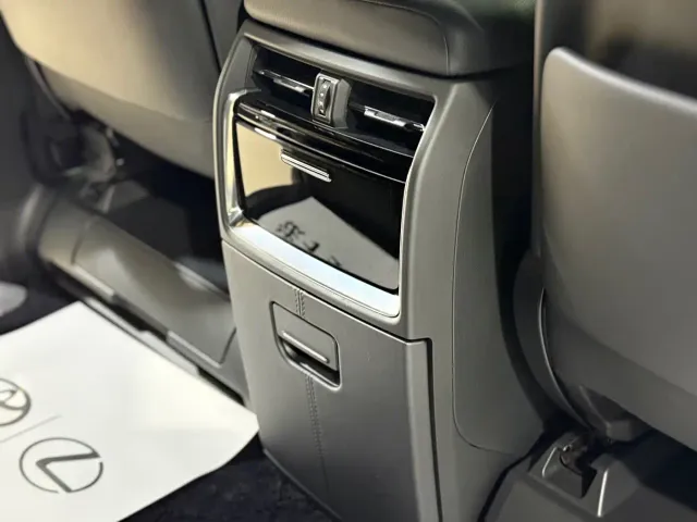 Toyota Alphard — Фото автомобиля 20