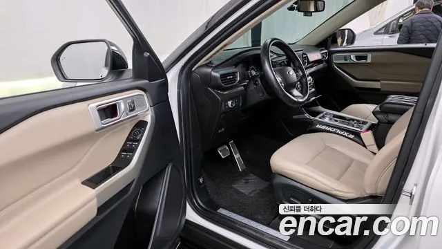 Ford Explorer — Фото автомобиля 10