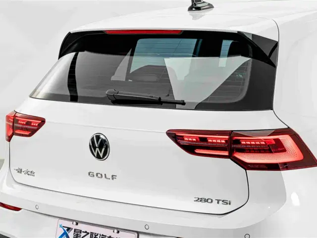 Volkswagen Golf — Фото автомобиля 8