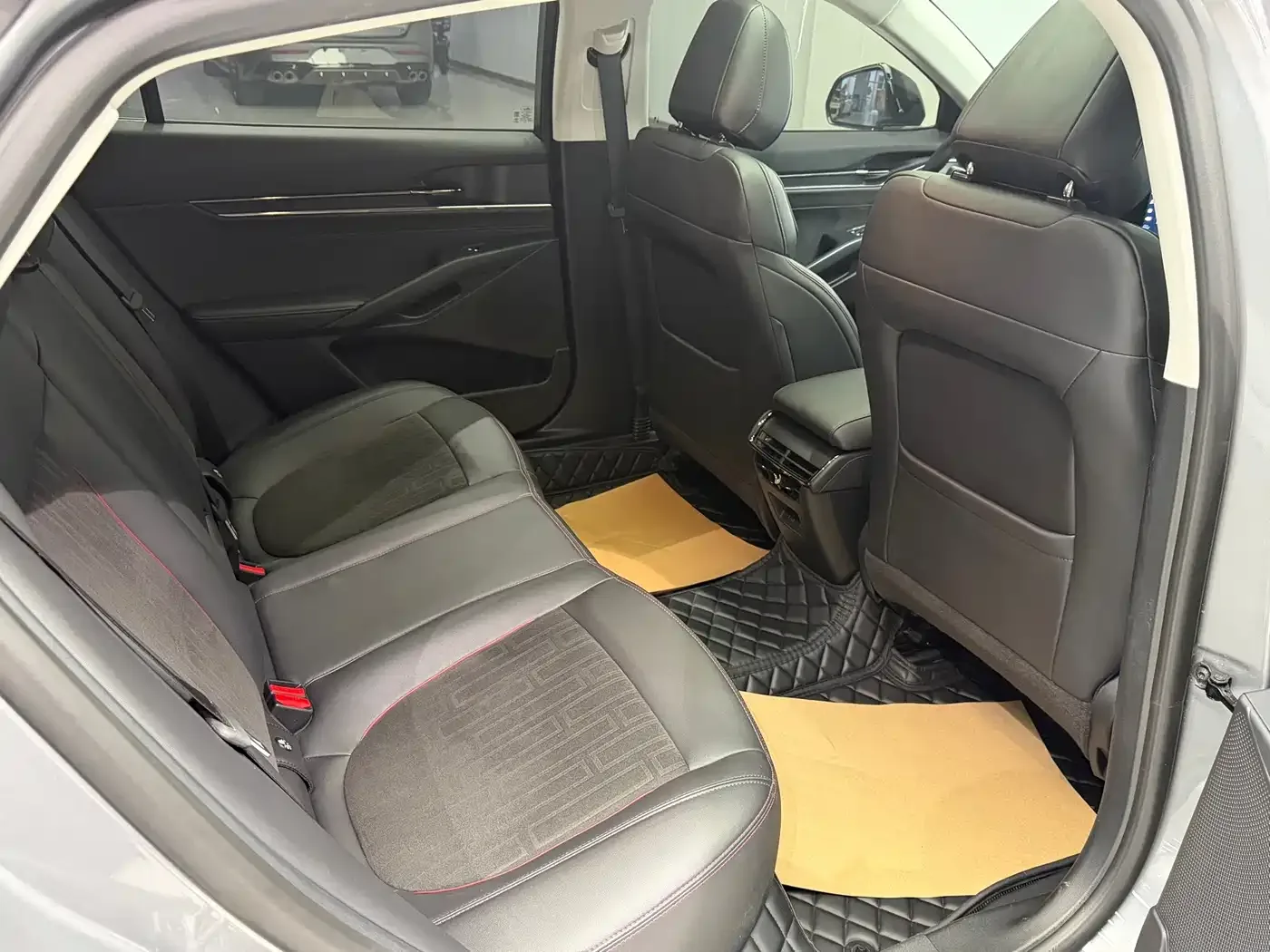 Ford Mondeo 2023 EcoBoost 245 Luxury — Фото автомобиля 18