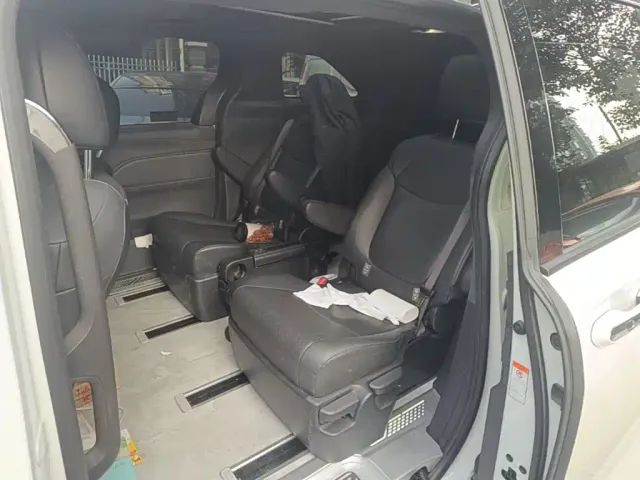 Toyota Granvia — Фото автомобиля 16