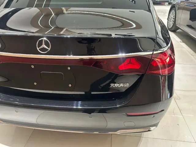 Mercedes-Benz E-Class — Фото автомобиля 13