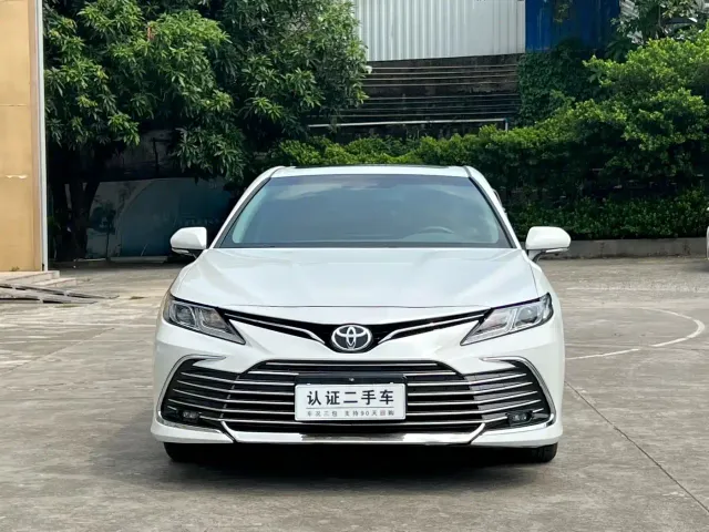Toyota Camry — Фото автомобиля 2