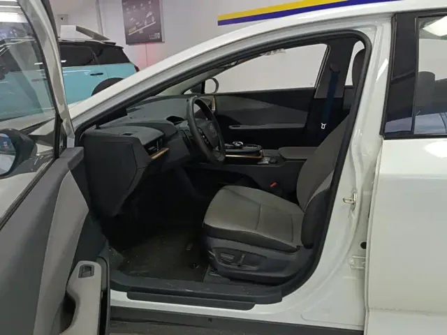 Toyota bZ3 — Фото автомобиля 9