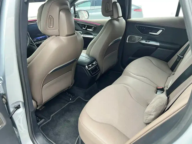 Mercedes-Benz EQE SUV — Фото автомобиля 11