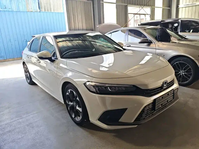 Honda Civic — Фото автомобиля 3